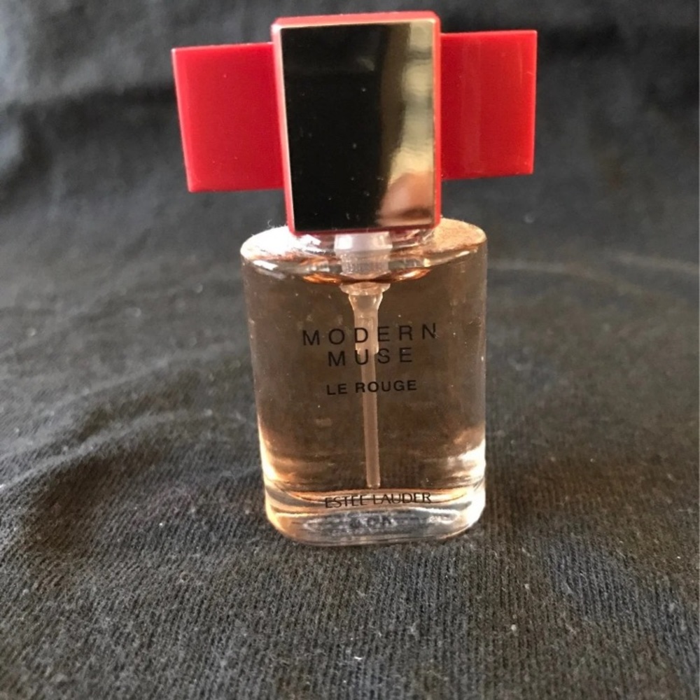 Modern Muse by Estée Lauder
